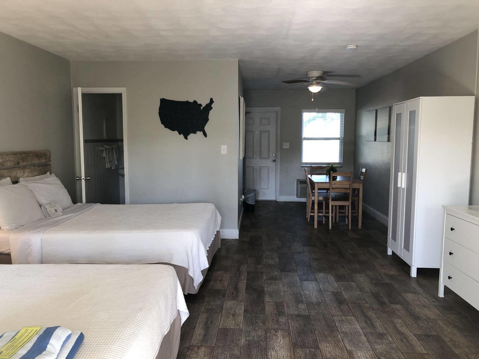 The Costal Hotelクリアウォーター エクステリア 写真