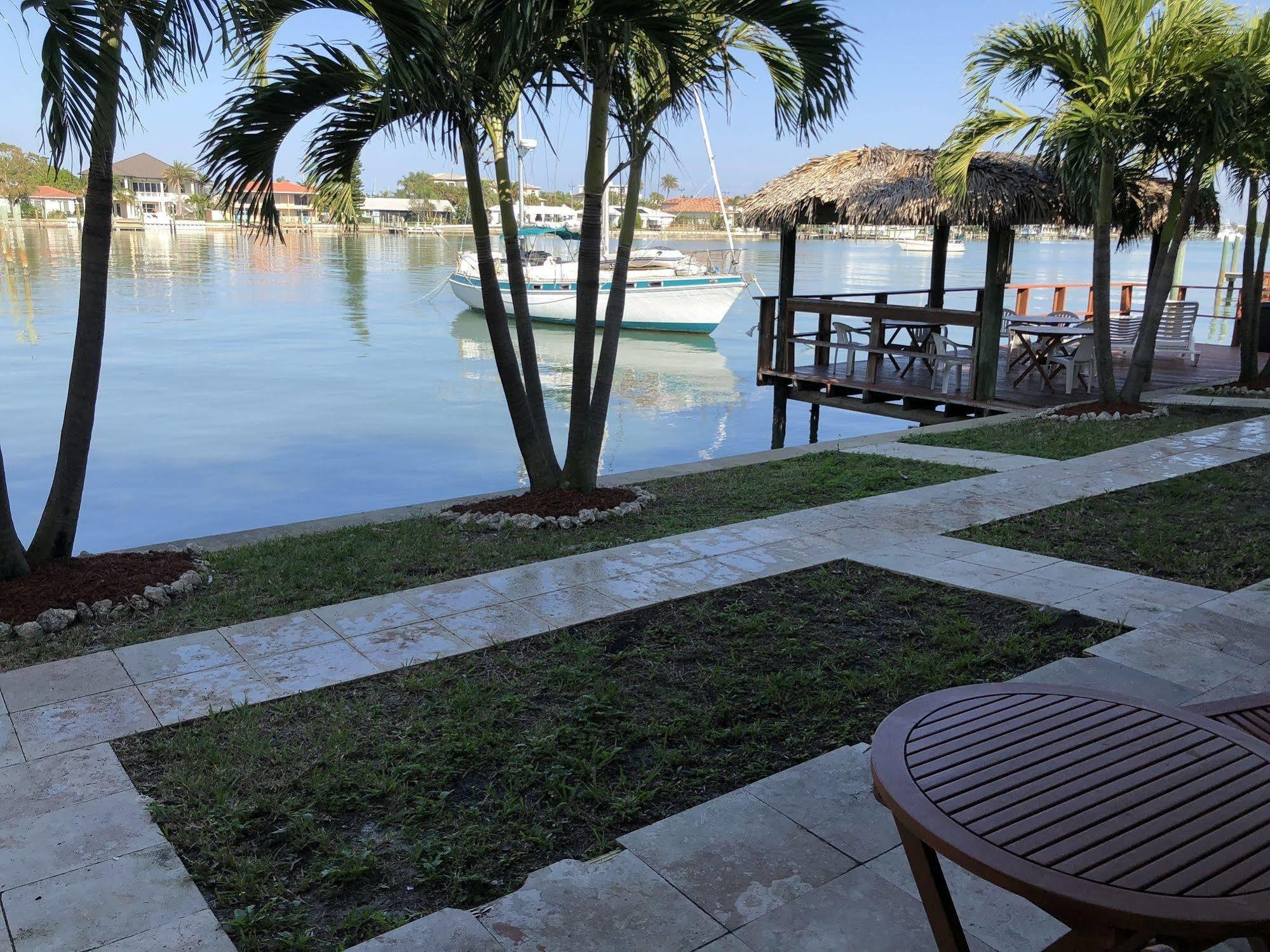 The Costal Hotelクリアウォーター エクステリア 写真
