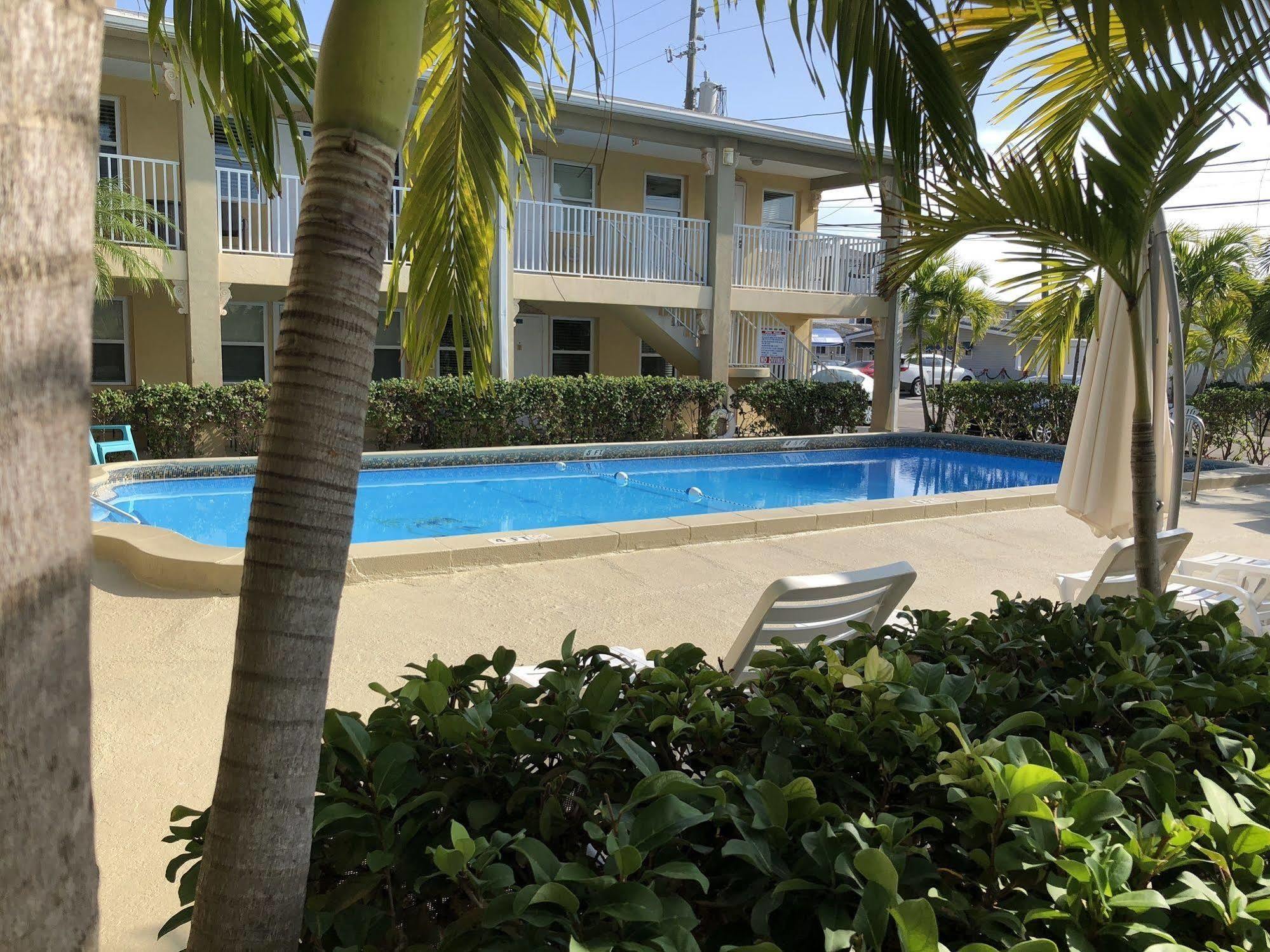 The Costal Hotelクリアウォーター エクステリア 写真